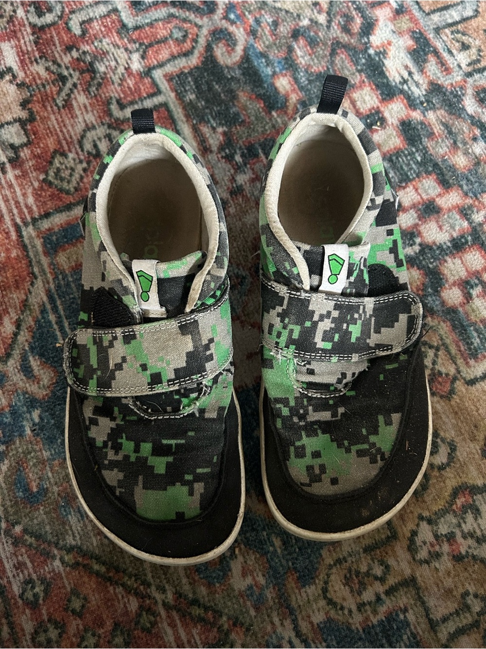 Splay Kids Barefoot Velcro Sneakers - Green/Black